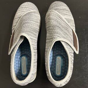 Youyun 
Velcro orthopedic shoes